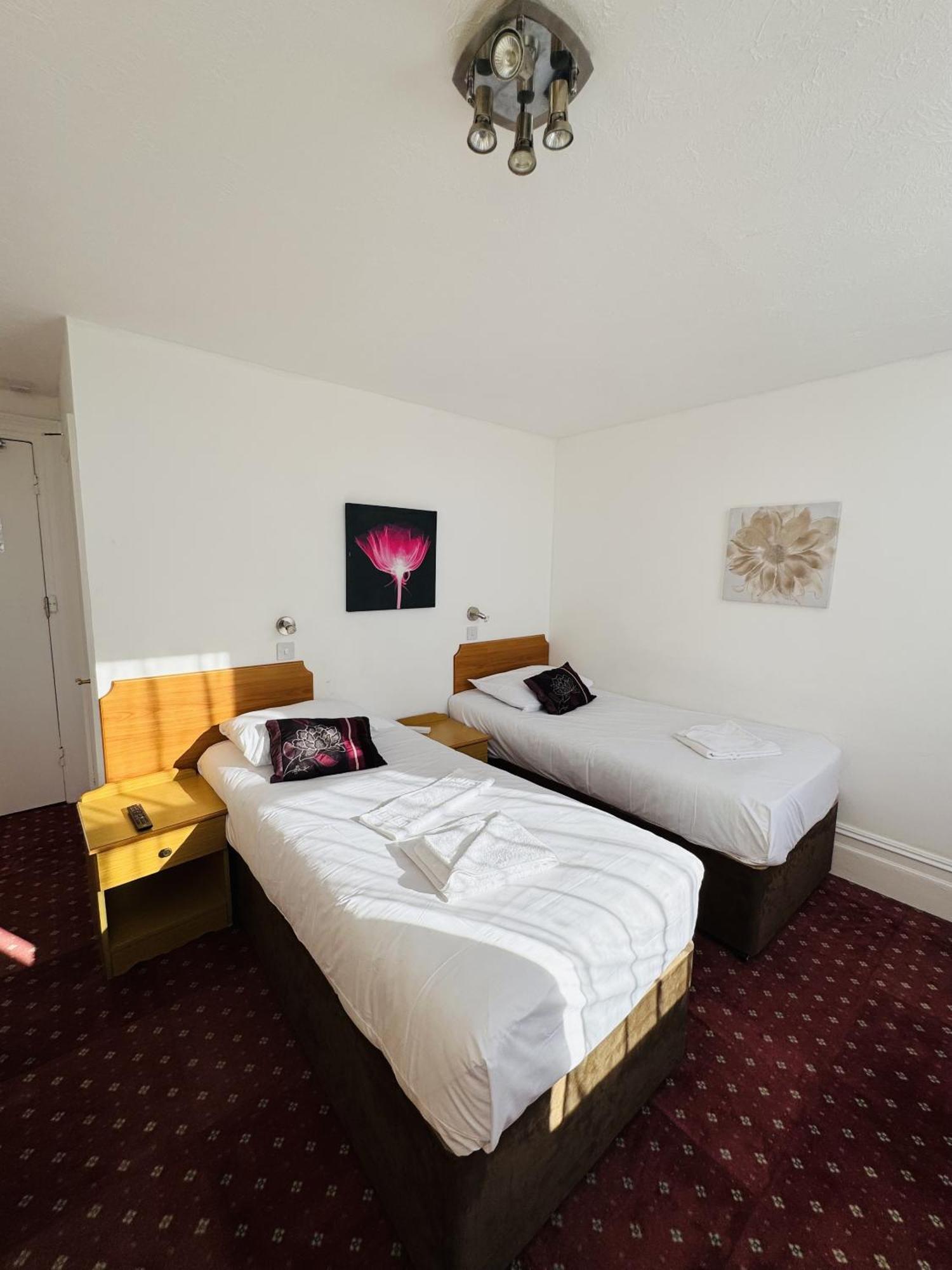 Carlton Court Hotel Eastbourne Exterior foto